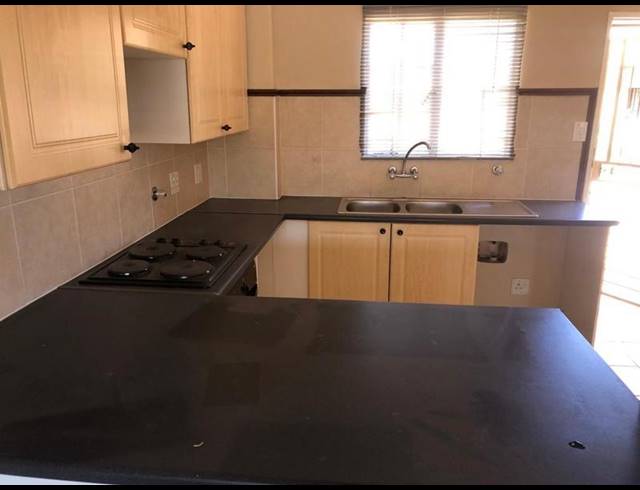 2 BEDROOM PROPERTY TO RENT IN MOOIKLOOF RIDGE ESTATE